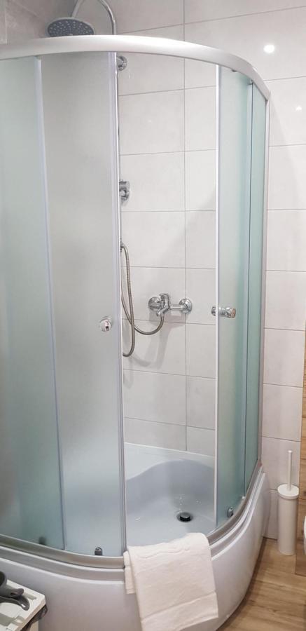 Apartamenty Maja -Pokoje - Domy Wakacyjne -Basen Podgrzewany -Jacuzzi - Sauna Leba Ngoại thất bức ảnh