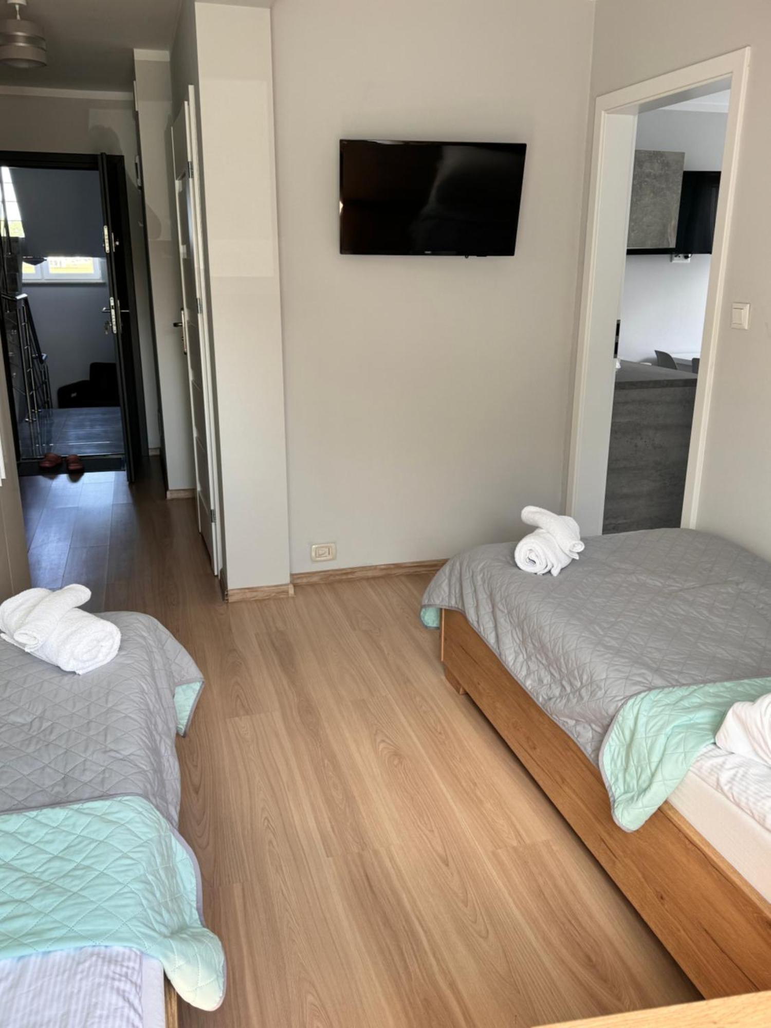 Apartamenty Maja -Pokoje - Domy Wakacyjne -Basen Podgrzewany -Jacuzzi - Sauna Leba Ngoại thất bức ảnh